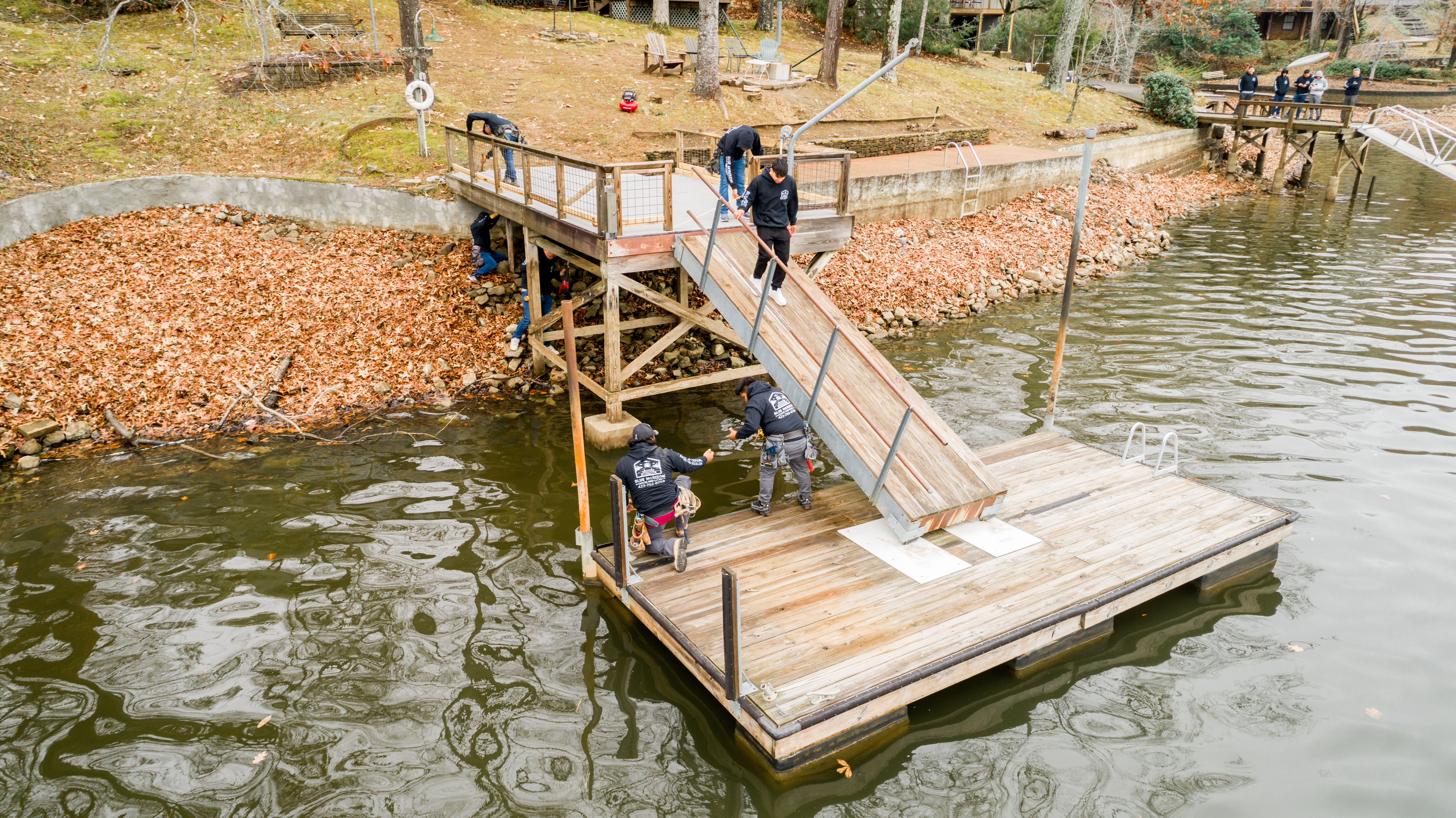 Tide Tamer boat lift installed on a Blue Horizon fixed dock